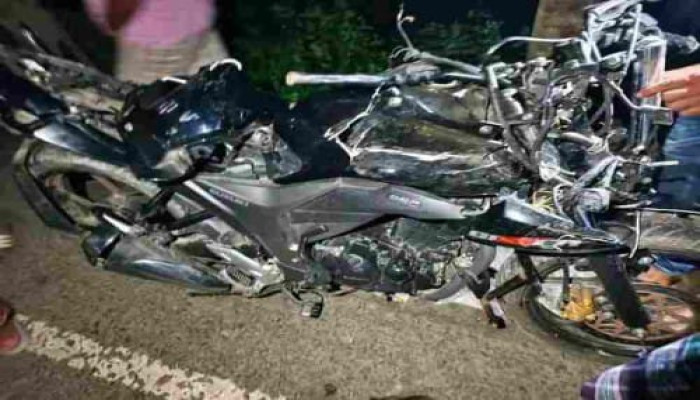 বাগেরহাটে দুই মোটরসাইকেলের সংঘর্ষ, টমটম উল্টে নিহত ৩; আহত
